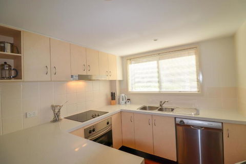 Dollarbird Treetops Townhouse - Accommodation Tasmania 4