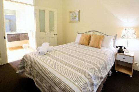 Cobb & Co House - Accommodation Tasmania 2