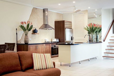 Latitude 16 On Grant St - Accommodation Tasmania 5