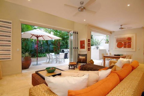 Latitude 16 On Grant St - Accommodation Tasmania 7