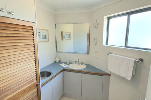 Scarborough Beach Front Resort Shell 4 - Accommodation Tasmania 5