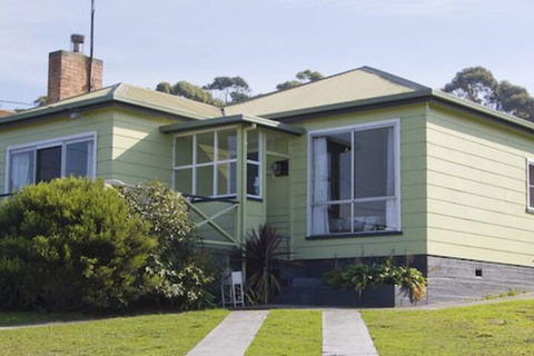 Lady Barron Holiday Home - Accommodation Tasmania 3