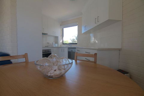 The Sands Holiday Apartments - Accommodation Tasmania 2