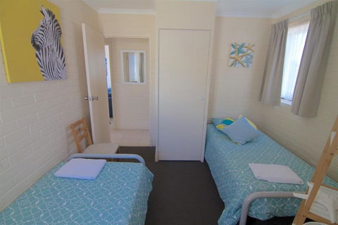 The Sands Holiday Apartments - Accommodation Tasmania 1