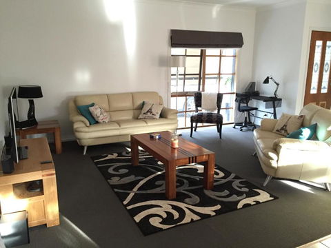 Serenity - Accommodation Tasmania 1
