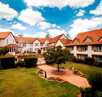 Courtyard Restaurant - Mercure Hotel Canberra - Accommodation Tasmania