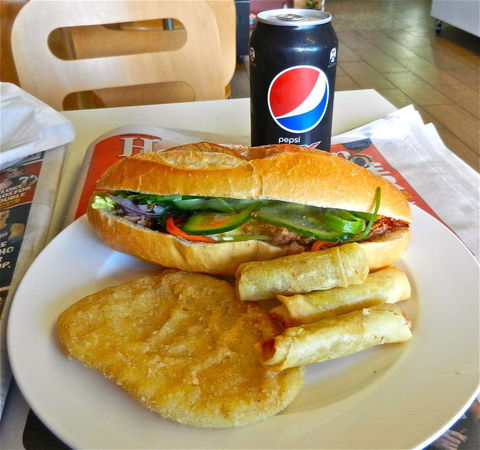VN Wrap 'n' Roll - Sunshine North - Accommodation Tasmania 0