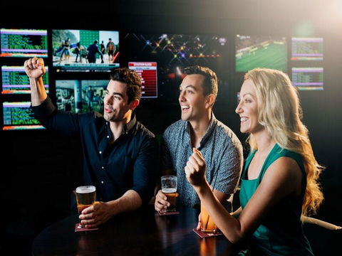 Steelers Leagues Club - Accommodation Tasmania 1