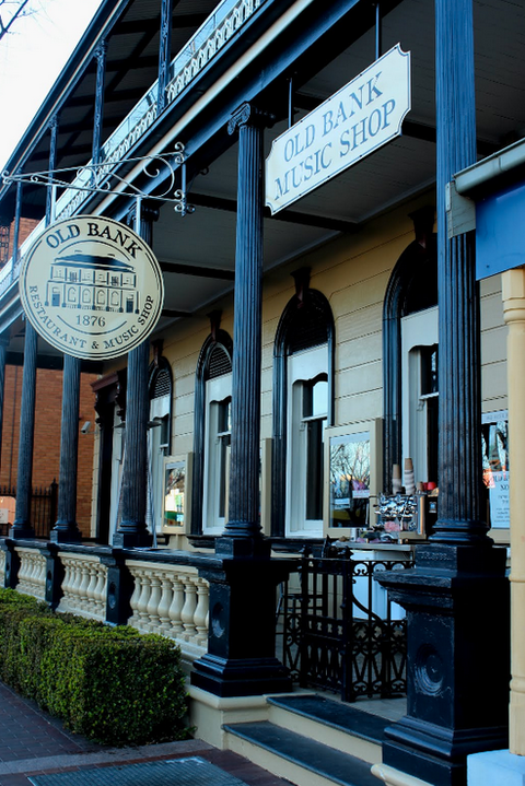 Old Bank Restaurant & Bar - Accommodation Tasmania 3