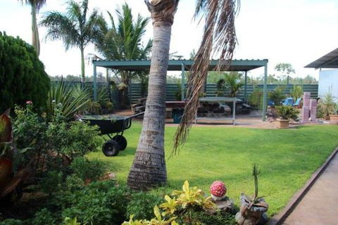 Devils Marbles Hotel - Accommodation Tasmania 0