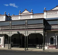 Warwick Hotel - Accommodation Tasmania