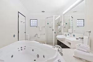 The Coffee House Apartments & Bistro - Accommodation Tasmania 7