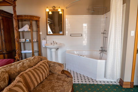 Denison Boutique Hotel - Accommodation Tasmania 8