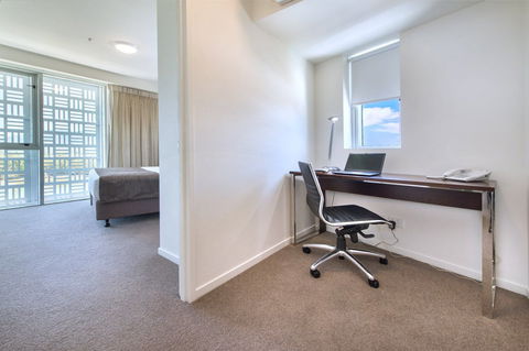 Empire Apartment Hotel - Accommodation Tasmania 6
