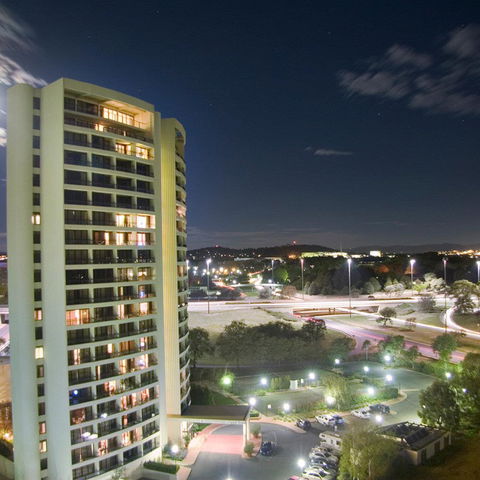 BreakFree Capital Tower - Accommodation Tasmania 0
