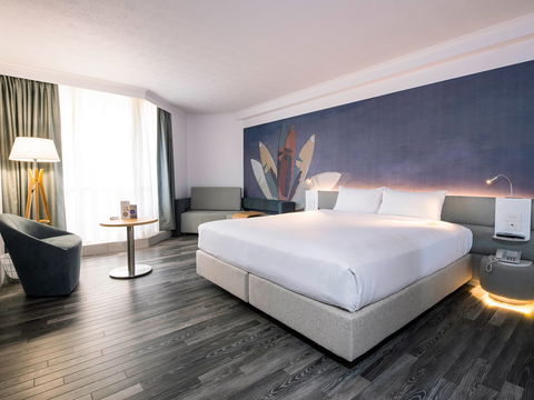 Novotel Surfers Paradise - Accommodation Tasmania 2
