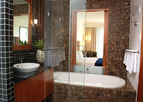 Majestic Roof Garden Hotel - Accommodation Tasmania 4