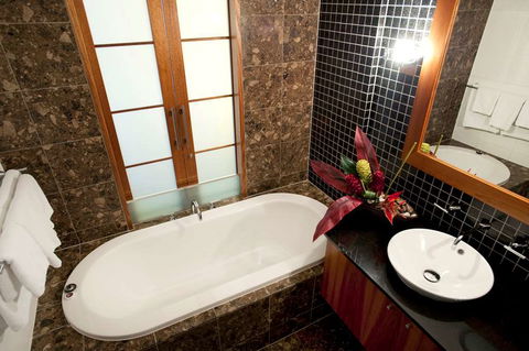 Majestic Roof Garden Hotel - Accommodation Tasmania 5