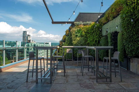 Majestic Roof Garden Hotel - Accommodation Tasmania 11