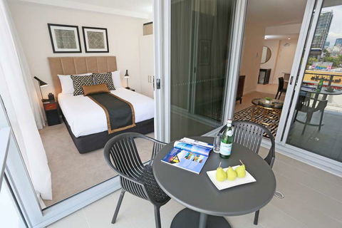 Alex Perry Hotel And Apartments - Accommodation Tasmania 2