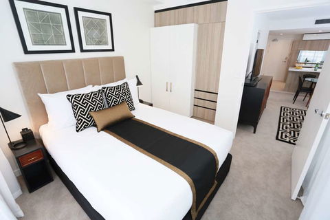 Alex Perry Hotel And Apartments - Accommodation Tasmania 4