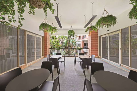 Adina Apartment Hotel Sydney Surry Hills - Accommodation Tasmania 13