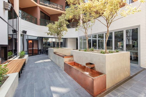 Amora Hotel Riverwalk Melbourne - Accommodation Tasmania 2