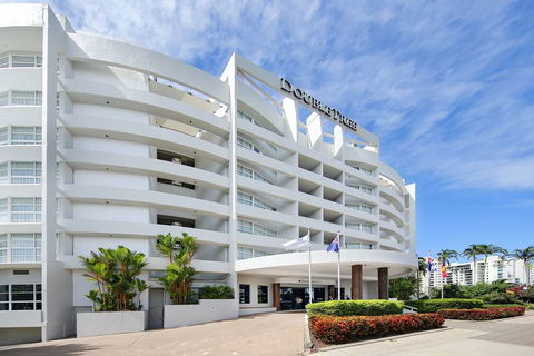 DoubleTree By Hilton Cairns - Accommodation Tasmania 0