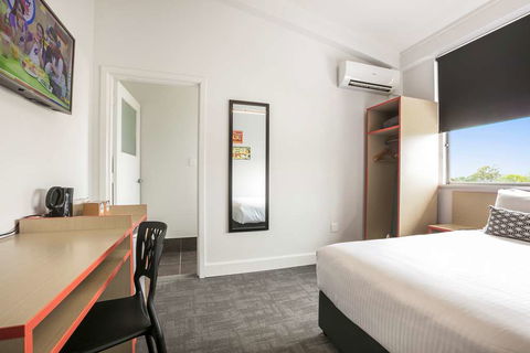 Camp Hill Hotel - Accommodation Tasmania 2