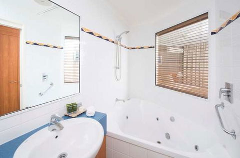 Mantra Hervey Bay - Accommodation Tasmania 2