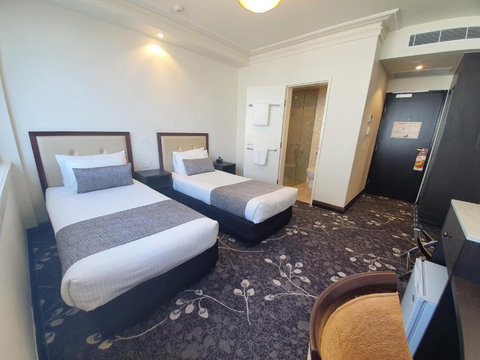 Burke & Wills Hotel - Accommodation Tasmania 1