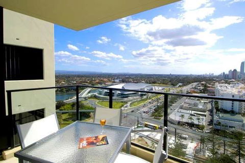 Mantra Broadbeach On The Park - Accommodation Tasmania 1