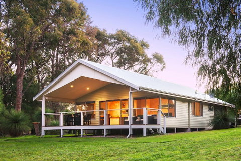 Acacia Chalets Margaret River - Accommodation Tasmania 0