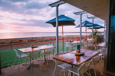 Onslow Beach Resort - Accommodation Tasmania 3