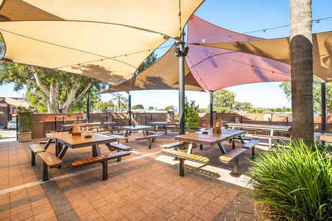 Nightcap At Wanneroo Tavern - Accommodation Tasmania 1