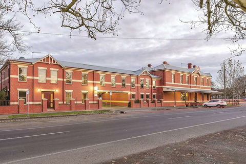 Lake Inn Ballarat - Accommodation Tasmania 1