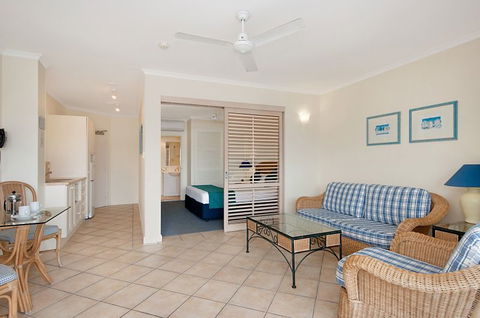 Macrossan House Boutique Holidays Apts - Accommodation Tasmania 2