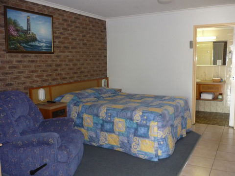 Lantern Motor Inn - Accommodation Tasmania 1