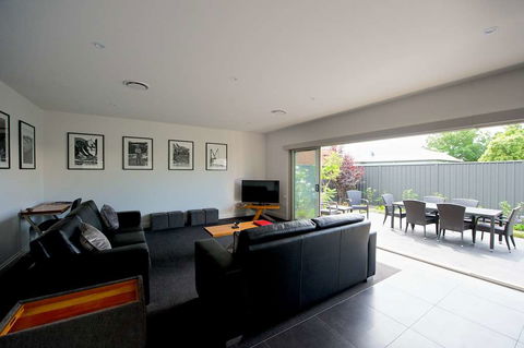 Mansi On Raymond - Accommodation Tasmania 1