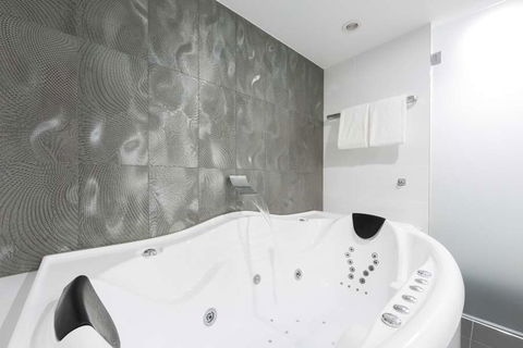 Avenue Hotel Canberra - Accommodation Tasmania 3