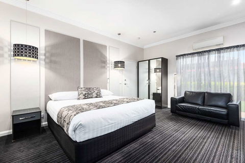 Comfort Inn Deakin Palms - Accommodation Tasmania 1