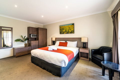 Parkes International - Accommodation Tasmania 1