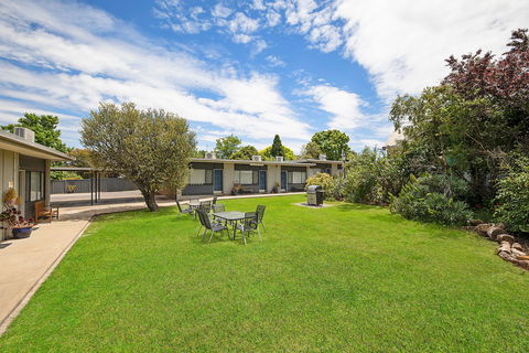 Hamilton Lakeside Motel - Accommodation Tasmania 1