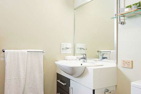 Mantra One Sandy Bay Road - Accommodation Tasmania 1