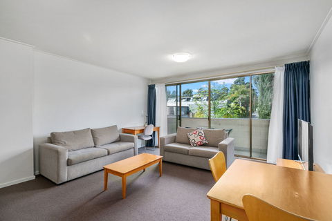 Knox International Hotel - Accommodation Tasmania 1