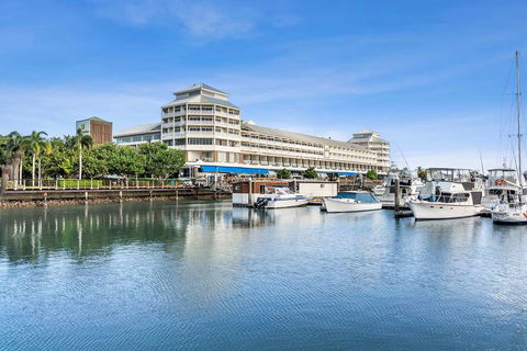 Shangri-La Hotel, The Marina - Accommodation Tasmania 0