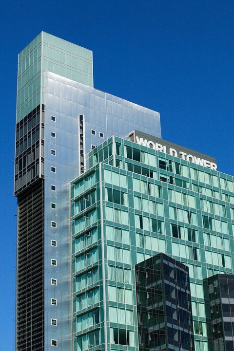 Meriton Suites World Tower - Accommodation Tasmania 0