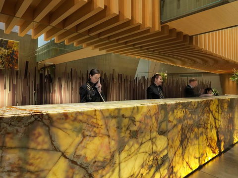 Meriton Suites World Tower - Accommodation Tasmania 1