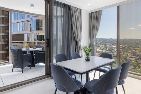 Meriton Suites George St - Accommodation Tasmania 2