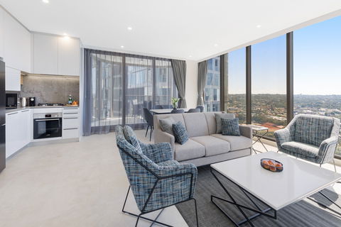 Meriton Suites George St - Accommodation Tasmania 3